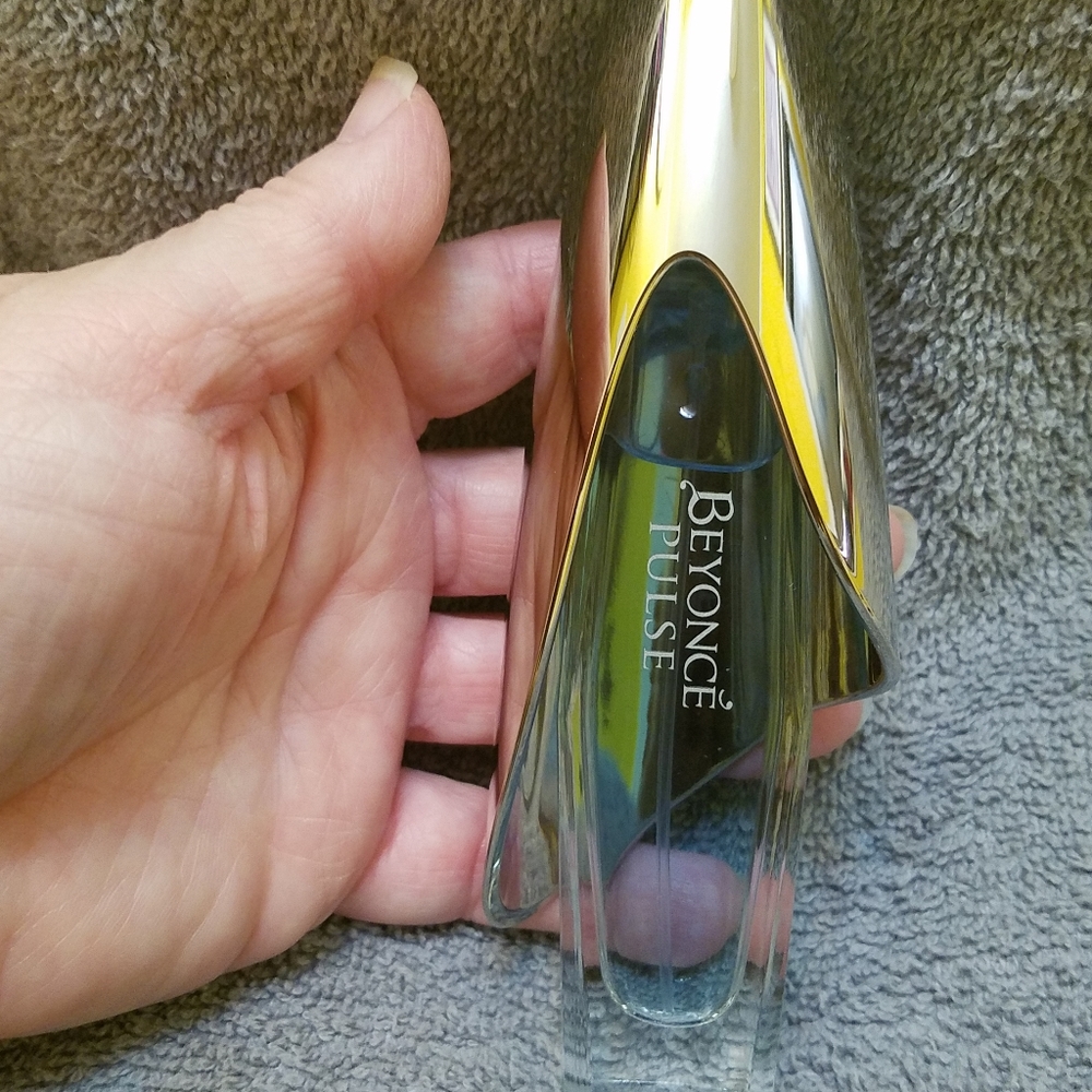 Beyoncé pulse perfume 1.0 fl.oz. New bottle without box. #23.Please go to my p - Picture 3 of 4